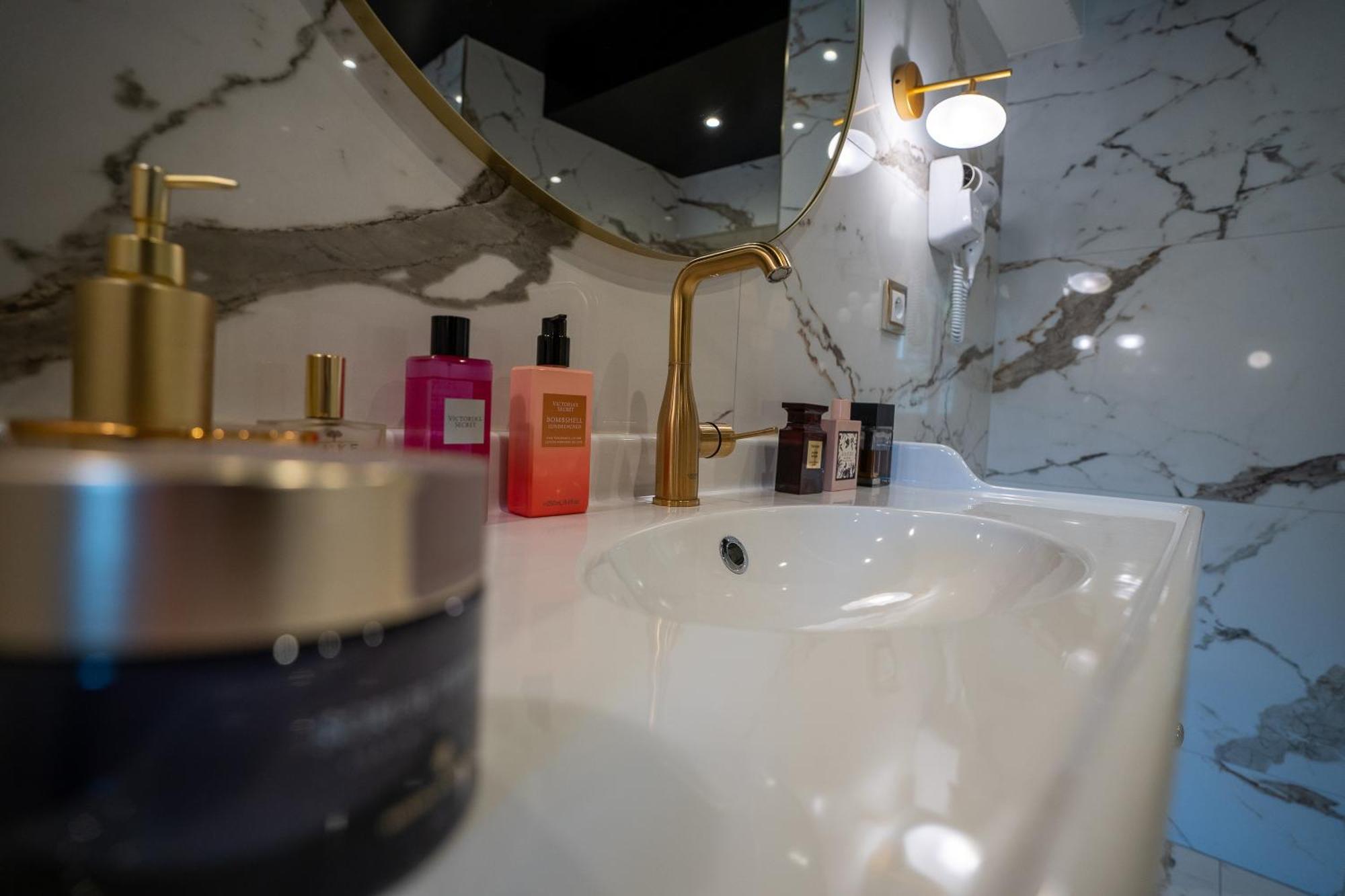 Appartement D'Exception Avec Jacuzzi Villefranche-sur-Saône Esterno foto